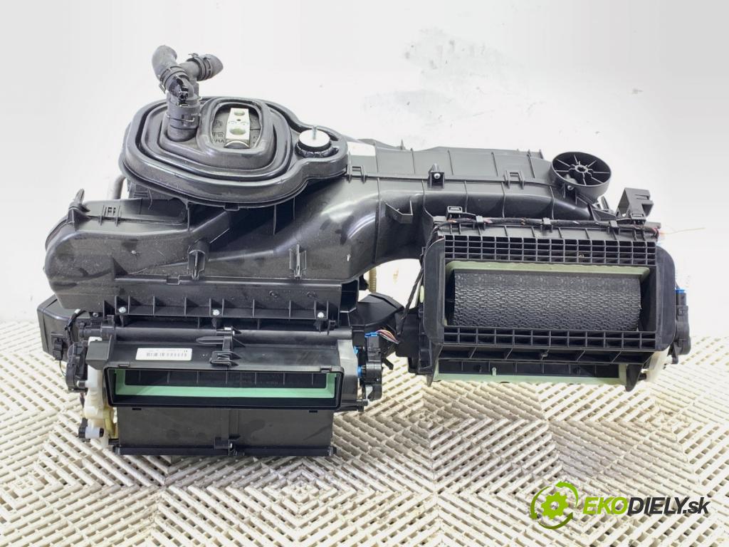 AUDI A3 (8V1, 8VK) 2012 - 2020    2.0 TFSI 140 kW [190 KM] benzyna 2016 - 2017  topné těleso radiátor topení komplet KOMBAJN F1843V (Radiátory topení)