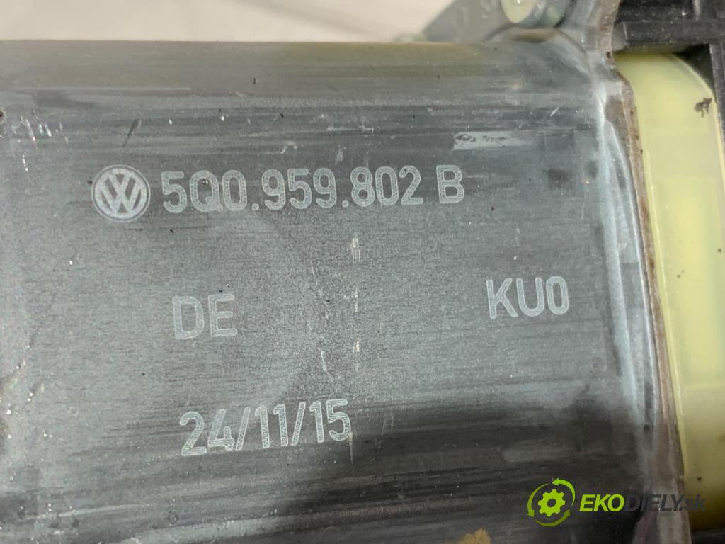 AUDI A3 (8V1, 8VK) 2012 - 2020    2.0 TFSI 140 kW [190 KM] benzyna 2016 - 2017  mechanismus okna levý přední část 8V4837461