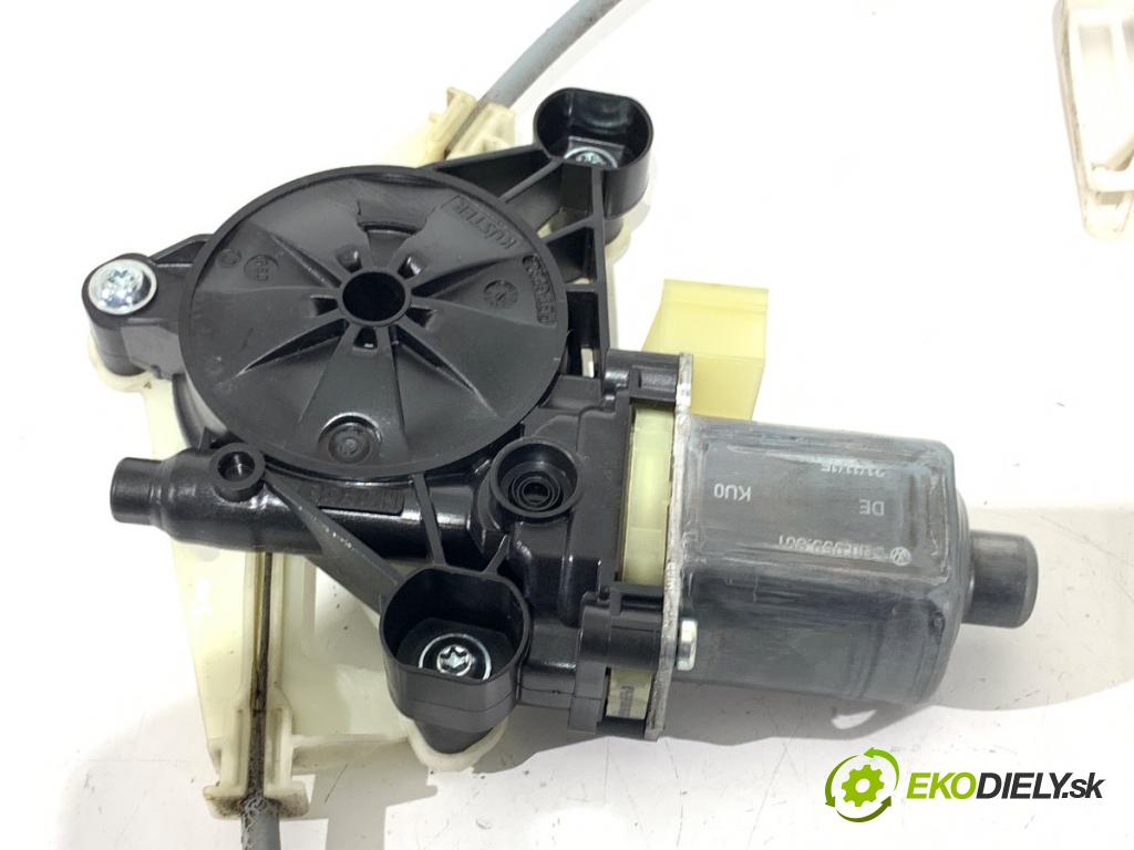 AUDI A3 (8V1, 8VK) 2012 - 2020    2.0 TFSI 140 kW [190 KM] benzyna 2016 - 2017  mechanismus okna levý zadní část 8V4839461
