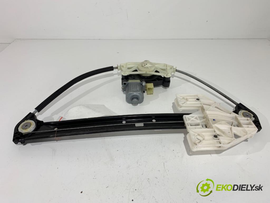 AUDI A3 (8V1, 8VK) 2012 - 2020    2.0 TFSI 140 kW [190 KM] benzyna 2016 - 2017  mechanismus okna pravý zadní část 8V4839462