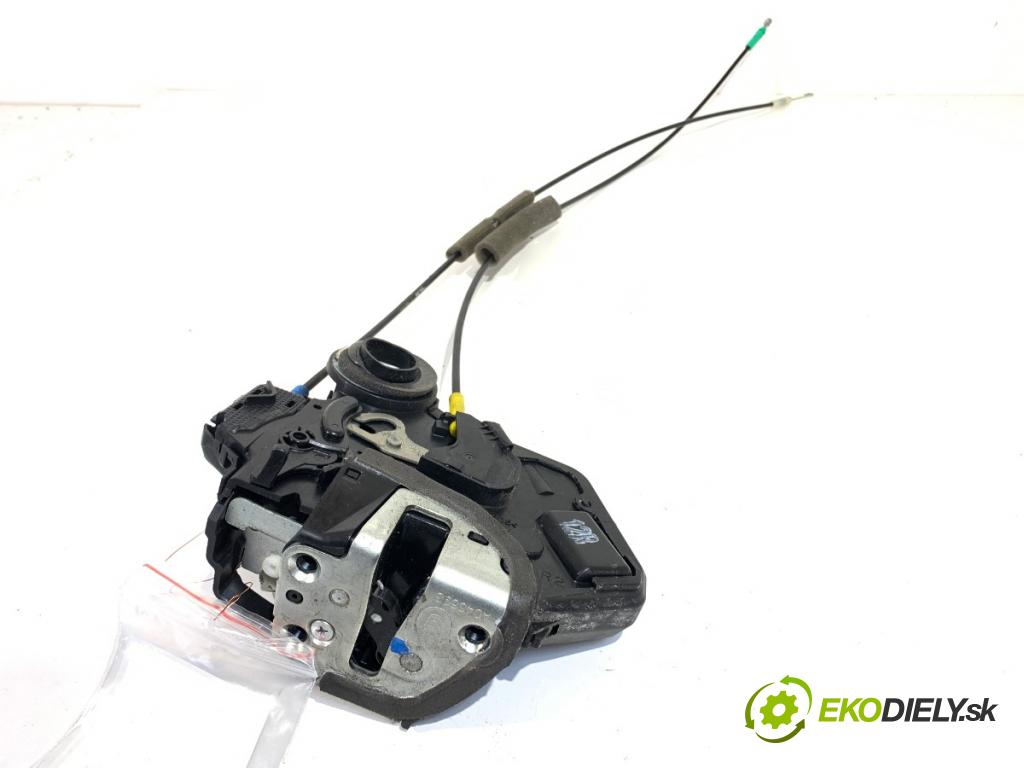 TOYOTA COROLLA Verso (ZER_, ZZE12_, R1_) 2004 - 2009    2.2 D-4D (AUR10_) 100 kW [136 KM] olej napędowy 2005 - 2009  zámok dveře pravý zadní část