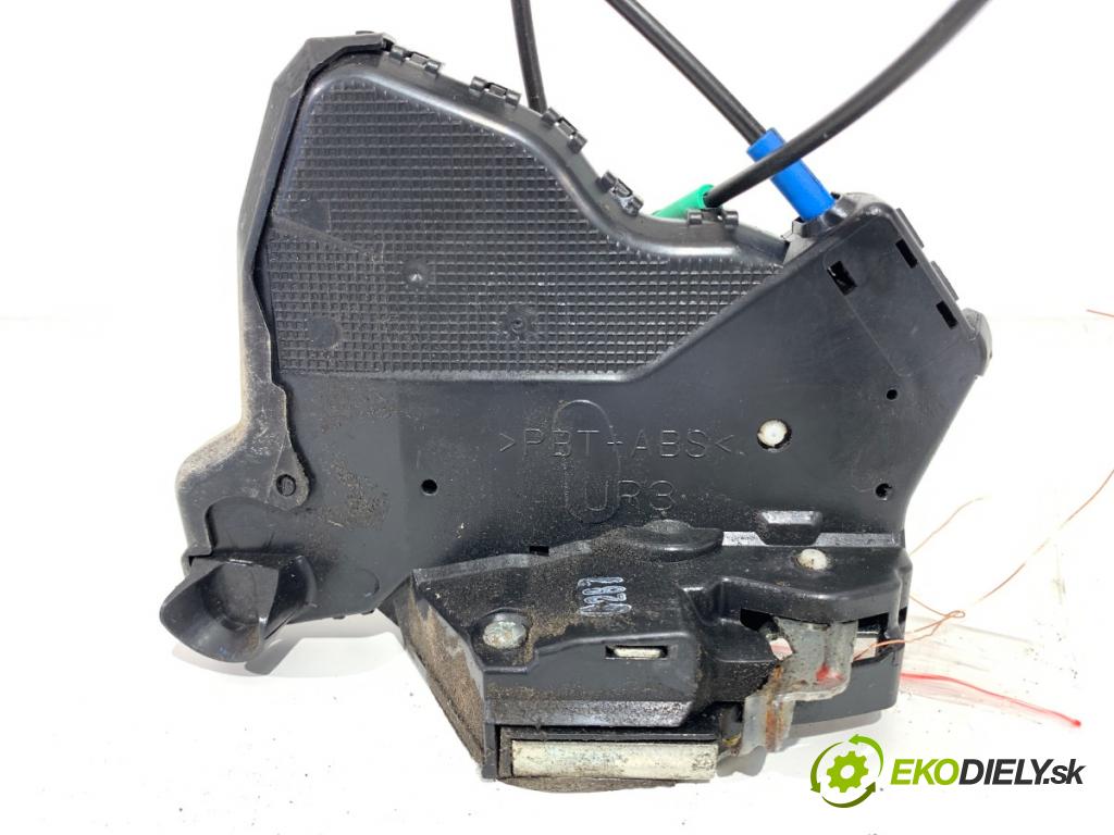 TOYOTA COROLLA Verso (ZER_, ZZE12_, R1_) 2004 - 2009    2.2 D-4D (AUR10_) 100 kW [136 KM] olej napędowy 2005 - 2009  zámok dveře pravý přední část