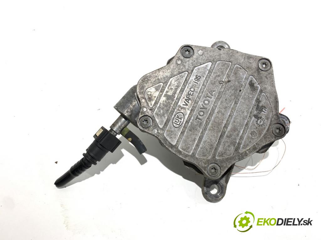 TOYOTA COROLLA Verso (ZER_, ZZE12_, R1_) 2004 - 2009    2.2 D-4D (AUR10_) 100 kW [136 KM] olej napędowy 2005 - 2009  Pumpa vákuová