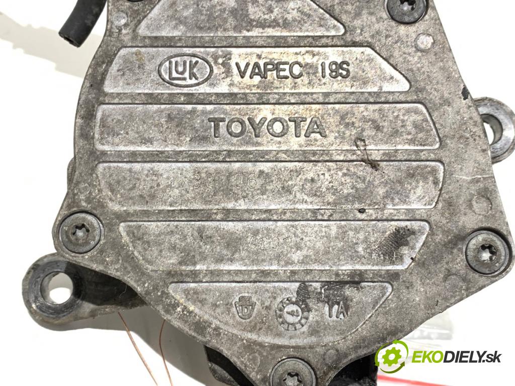 TOYOTA COROLLA Verso (ZER_, ZZE12_, R1_) 2004 - 2009    2.2 D-4D (AUR10_) 100 kW [136 KM] olej napędowy 2005 - 2009  Pumpa vákuová