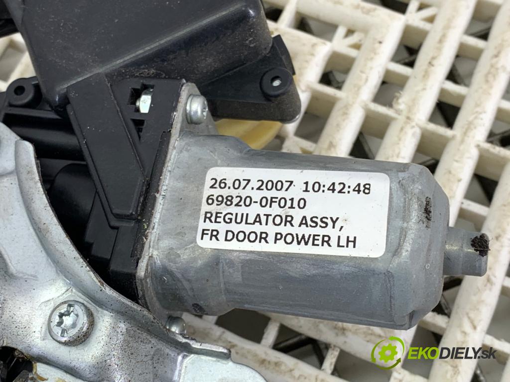 TOYOTA COROLLA Verso (ZER_, ZZE12_, R1_) 2004 - 2009    2.2 D-4D (AUR10_) 100 kW [136 KM] olej napędowy 2005 - 2009  mechanismus okna levý přední část