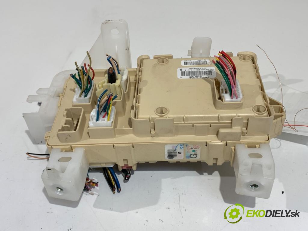 TOYOTA COROLLA Verso (ZER_, ZZE12_, R1_) 2004 - 2009    2.2 D-4D (AUR10_) 100 kW [136 KM] olej napędowy 2005 - 2009  modul BSI 89221-8F838 (Pojistkové skříňky)