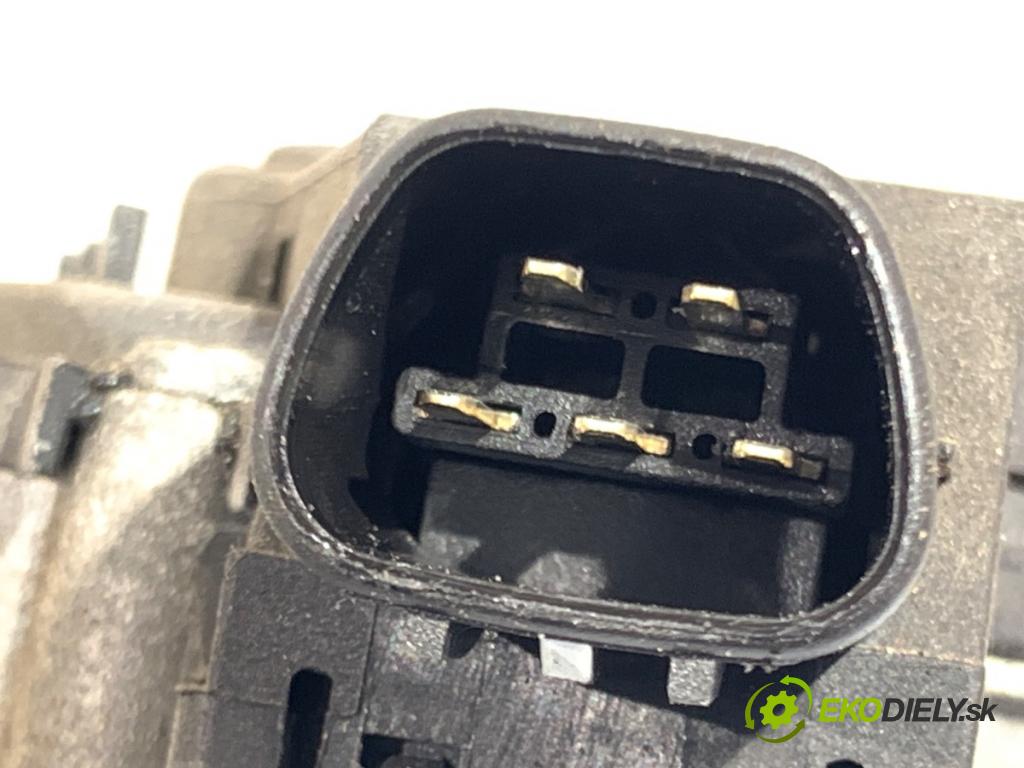 TOYOTA COROLLA Verso (ZER_, ZZE12_, R1_) 2004 - 2009    2.2 D-4D (AUR10_) 100 kW [136 KM] olej napędowy 2005 - 2009  Mechanizmus stieračov predný 85110-0F020 (Motorček stieračov predné)