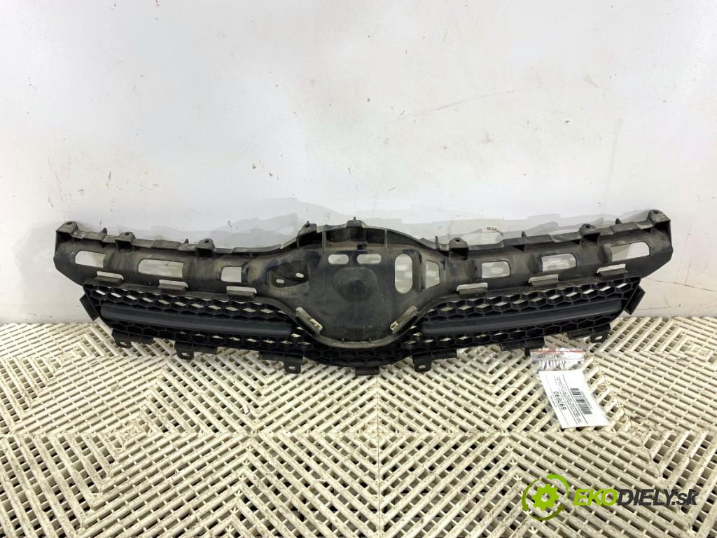 TOYOTA COROLLA Verso (ZER_, ZZE12_, R1_) 2004 - 2009    2.2 D-4D (AUR10_) 100 kW [136 KM] olej napędowy 2005 - 2009  mřížka maska 53111-0F030 (Mřížky (masky) chladičů)