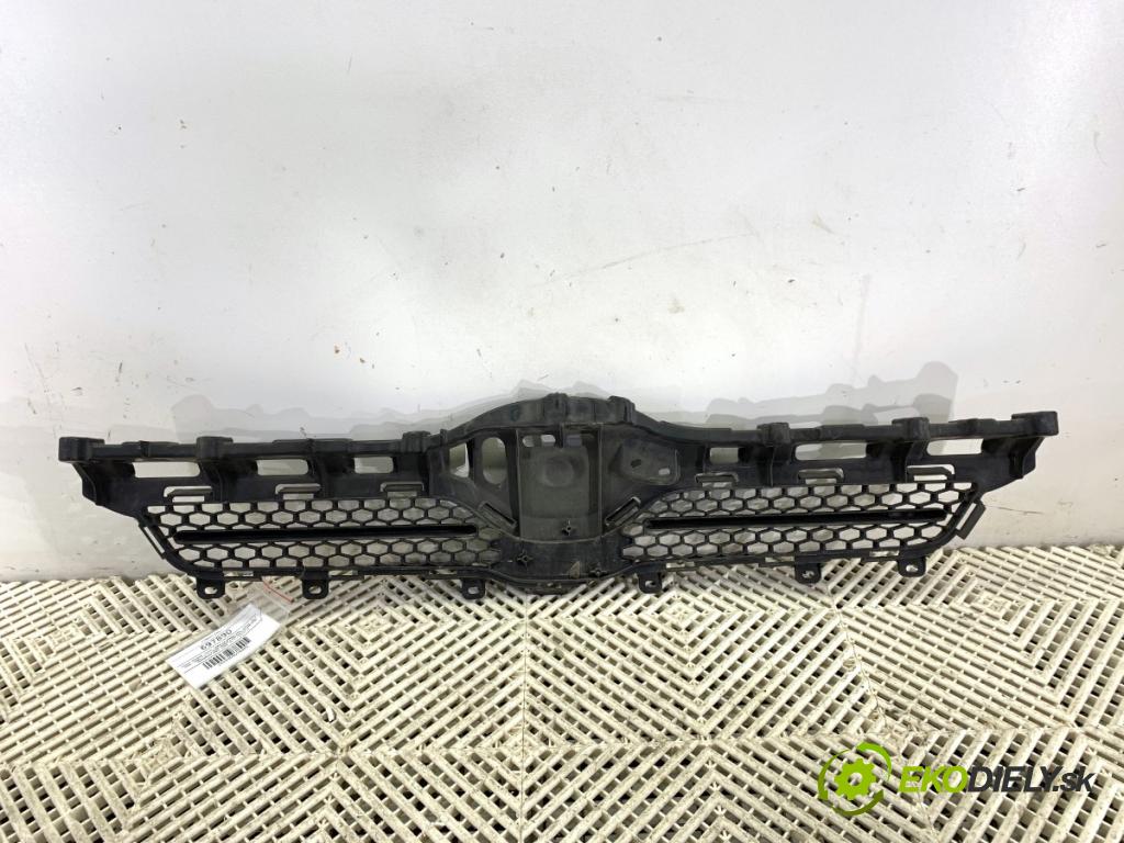 TOYOTA COROLLA Verso (ZER_, ZZE12_, R1_) 2004 - 2009    2.2 D-4D (AUR10_) 100 kW [136 KM] olej napędowy 2005 - 2009  mřížka maska 53111-0F030 (Mřížky (masky) chladičů)