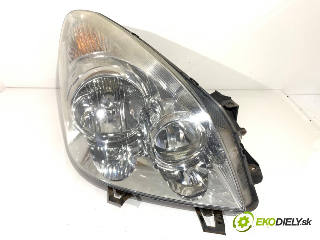 TOYOTA COROLLA Verso (ZER_, ZZE12_, R1_) 2004 - 2009    2.2 D-4D (AUR10_) 100 kW [136 KM] olej napędowy 2005 - 2009  světlomet pravý přední část