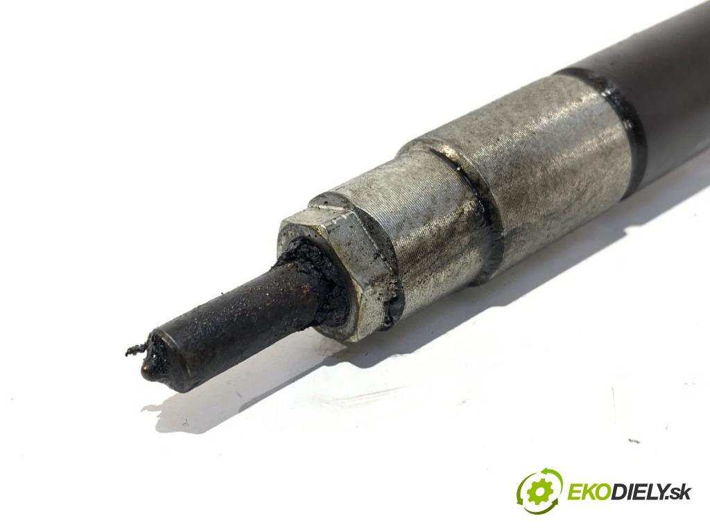 TOYOTA COROLLA Verso (ZER_, ZZE12_, R1_) 2004 - 2009    2.2 D-4D (AUR10_) 100 kW [136 KM] olej napędowy 2005 - 2009  vstrekovač 23670-0R050 (Vstrekovač paliva)