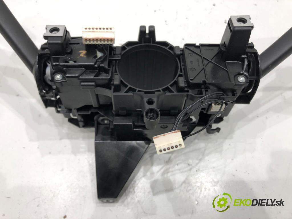 SKODA KODIAQ (NS7, NV7, NS6) 2016 - 2022    2.0 TSI 4x4 140 kW [190 KM] benzyna 2019 - 2022  Prepínač kombinovaný 5Q1953521P (Prepínač/spínač/tlačidlo a ovládač kúrenia)