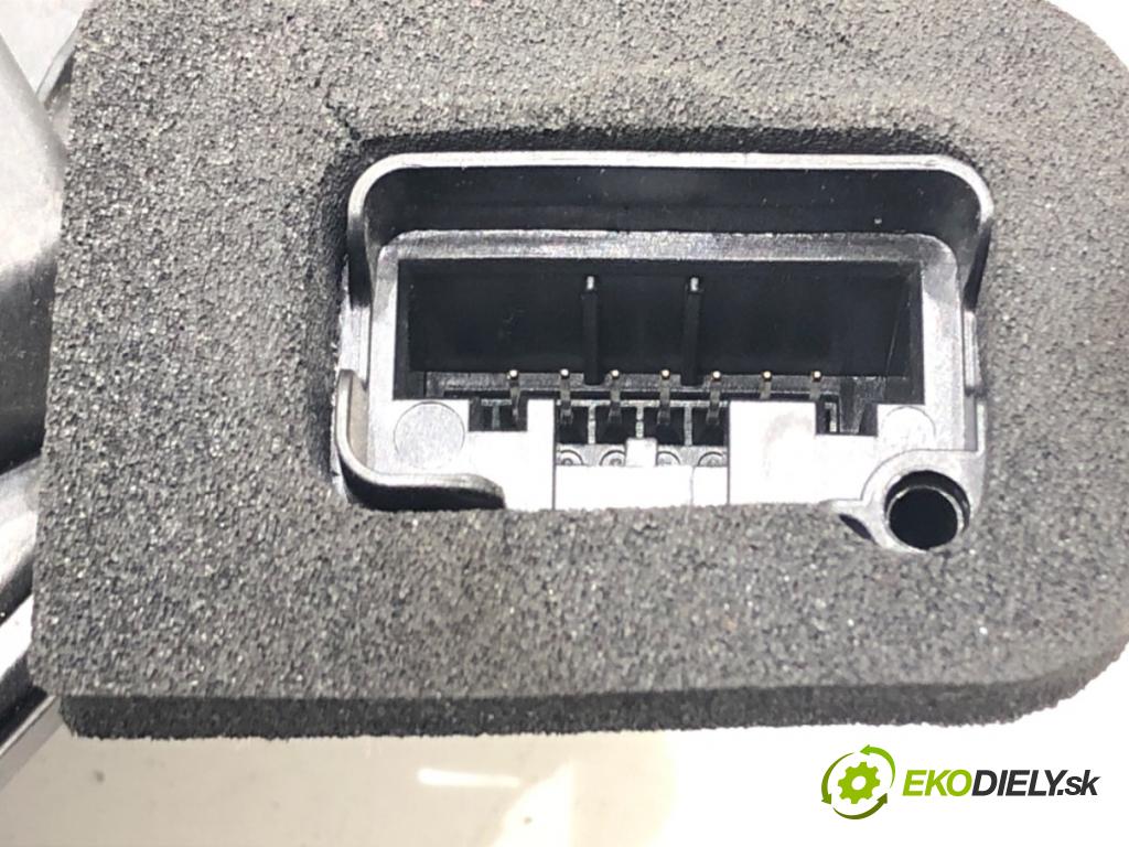 SKODA KODIAQ (NS7, NV7, NS6) 2016 - 2022    2.0 TSI 4x4 140 kW [190 KM] benzyna 2019 - 2022  zámok dveře levý přední část 5TB837015
