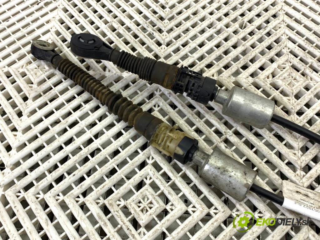 NISSAN QASHQAI II SUV (J11, J11_) 2013 - 2022    1.3 DIG-T 103 kW [140 KM] benzyna 2018 - 2022  Kulisa 341017283R (Rýchlostná páka / kulisa)