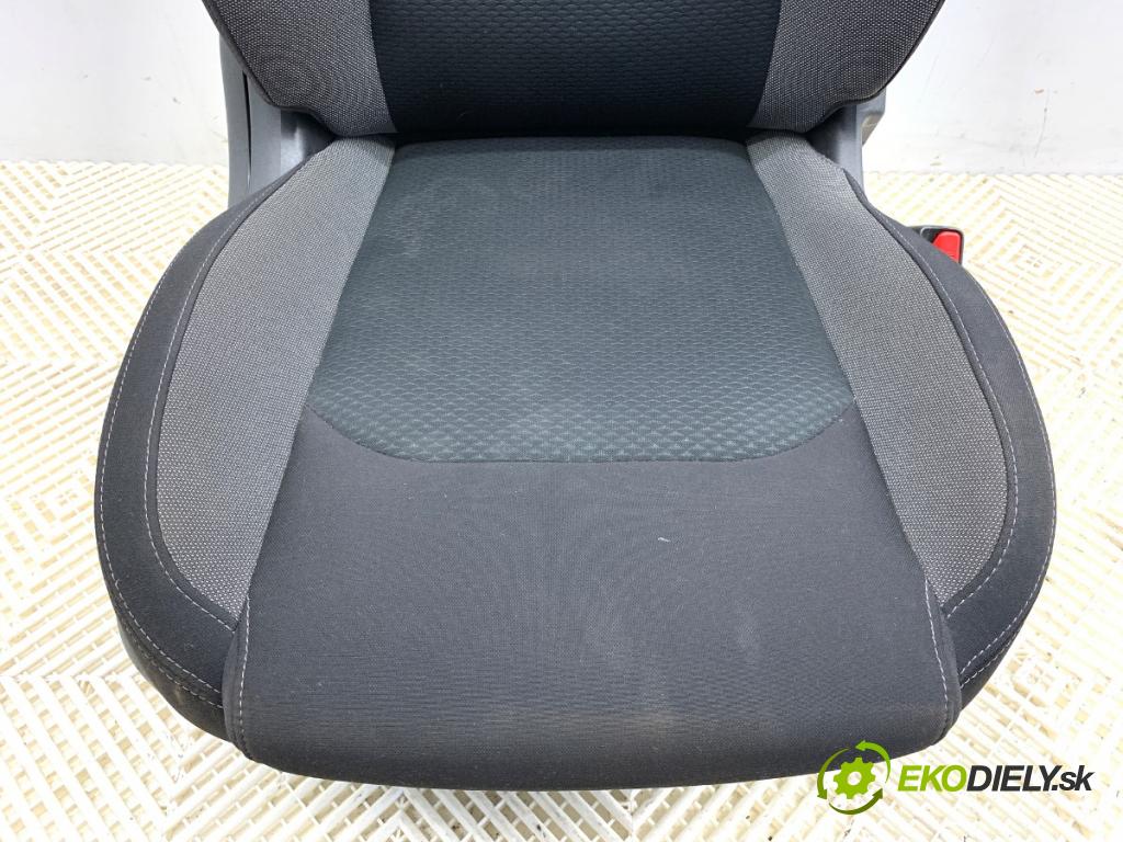 NISSAN QASHQAI II SUV (J11, J11_) 2013 - 2022    1.3 DIG-T 103 kW [140 KM] benzyna 2018 - 2022  Sedadlo pravy predný