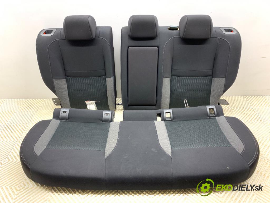 NISSAN QASHQAI II SUV (J11, J11_) 2013 - 2022    1.3 DIG-T 103 kW [140 KM] benzyna 2018 - 2022  Sedadlo druhý rad 