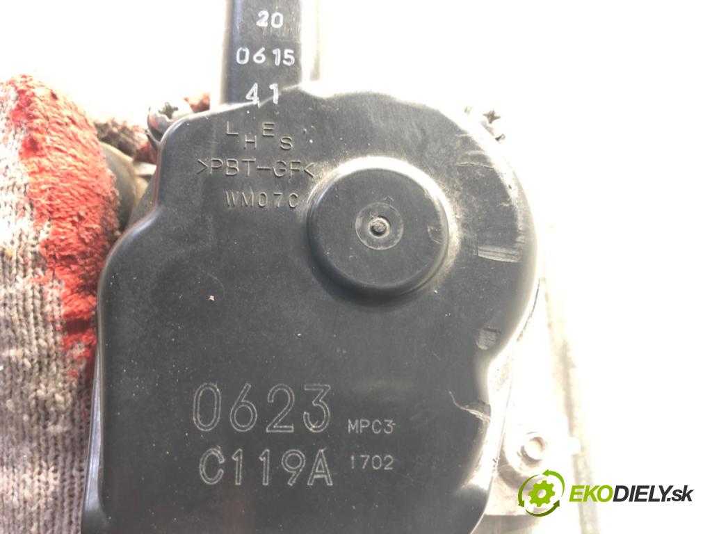 NISSAN QASHQAI II SUV (J11, J11_) 2013 - 2022    1.3 DIG-T 103 kW [140 KM] benzyna 2018 - 2022  Mechanizmus stieračov predný C119A (Motorček stieračov predný)