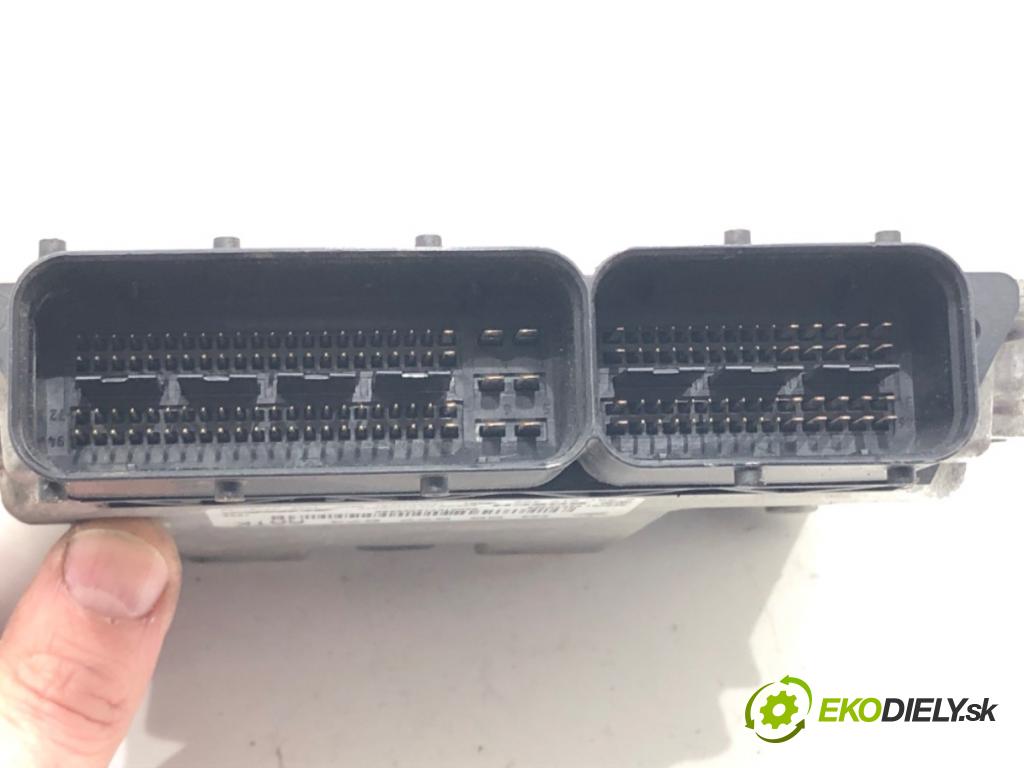 OPEL ASTRA J (P10) 2009 - 2015    2.0 CDTI (68) 118 kW [160 KM] olej napędowy 2009 - 2015  riadiaca jednotka Motor 55577674 0281017452 (Riadiaca jednotka)