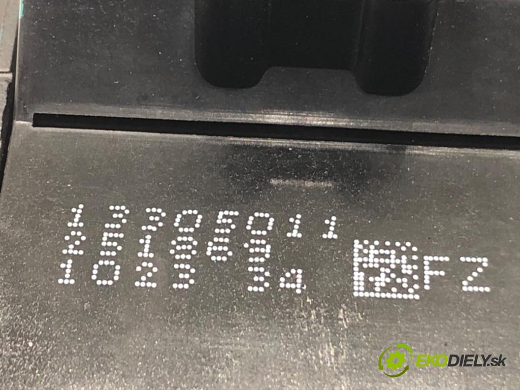 OPEL ASTRA J (P10) 2009 - 2015    2.0 CDTI (68) 118 kW [160 KM] olej napędowy 2009 - 2015  Prepínač okien 13305011 (Prepínač/spínač/tlačidlo a ovládač kúrenia)