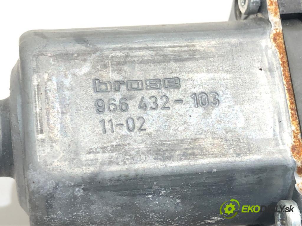 OPEL ASTRA J (P10) 2009 - 2015    2.0 CDTI (68) 118 kW [160 KM] olej napędowy 2009 - 2015  mechanismus okna pravý přední část 0130822411
