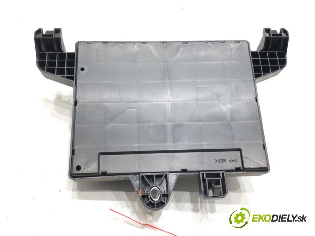 OPEL ASTRA J (P10) 2009 - 2015    2.0 CDTI (68) 118 kW [160 KM] olej napędowy 2009 - 2015  modul BSI 13302301 (Pojistkové skříňky)