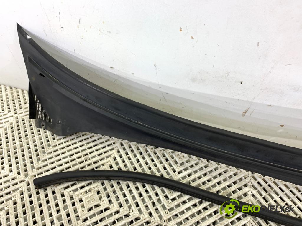 FIAT GRANDE PUNTO (199_) 2005 - 2022    1.2 48 kW [65 KM] benzyna 2005 - 2022  Torpédo, plast pod čelné okno  (Torpédo)