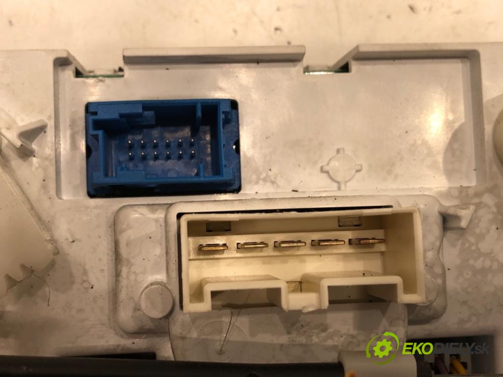 FIAT GRANDE PUNTO (199_) 2005 - 2022    1.2 48 kW [65 KM] benzyna 2005 - 2022  Panel ovládania kúrenia 561140100 (Prepínač/spínač/tlačidlo a ovládač kúrenia)