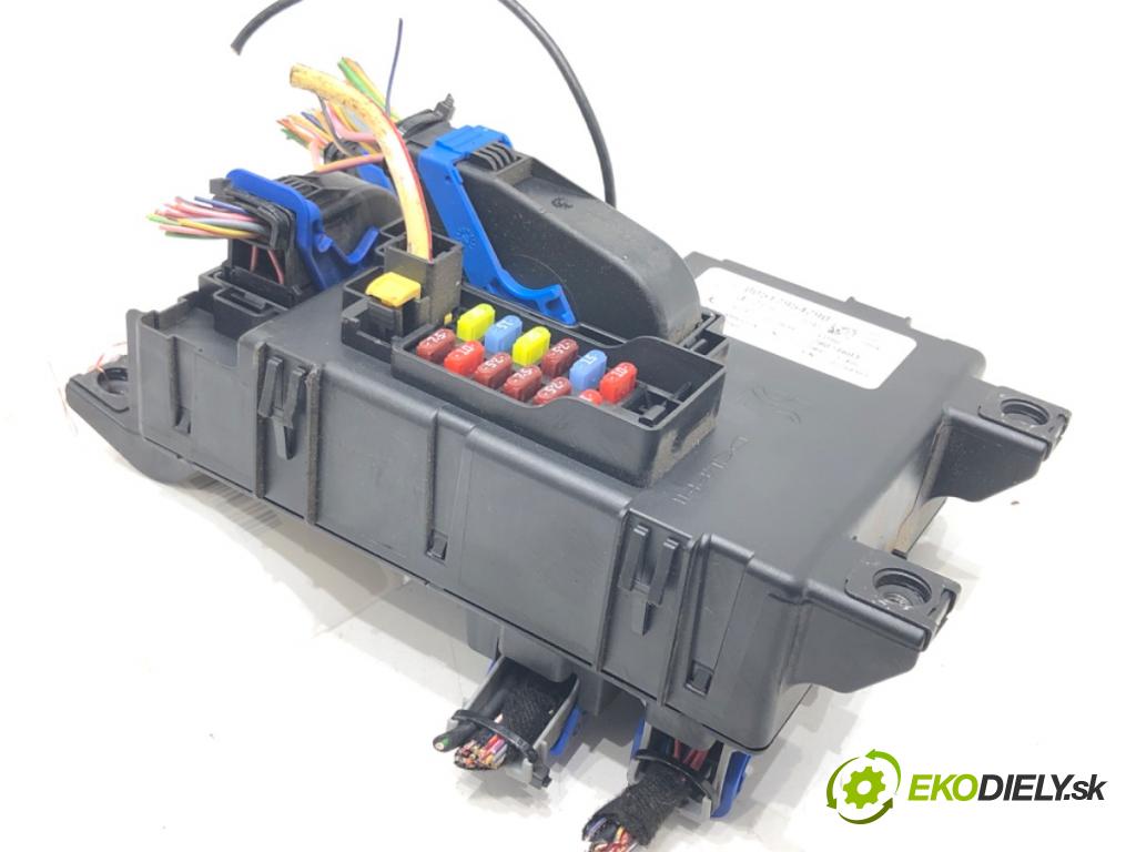 FIAT GRANDE PUNTO (199_) 2005 - 2022    1.2 48 kW [65 KM] benzyna 2005 - 2022  modul BSI 00517954290 (Pojistkové skříňky)