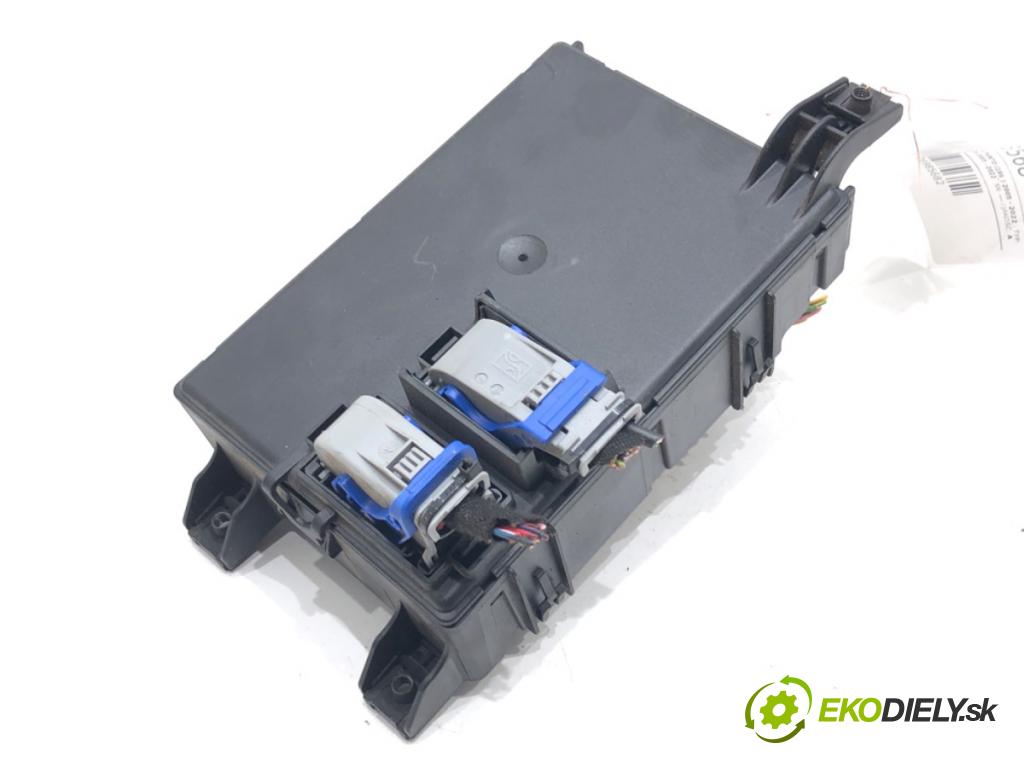 FIAT GRANDE PUNTO (199_) 2005 - 2022    1.2 48 kW [65 KM] benzyna 2005 - 2022  modul BSI 00517954290 (Pojistkové skříňky)