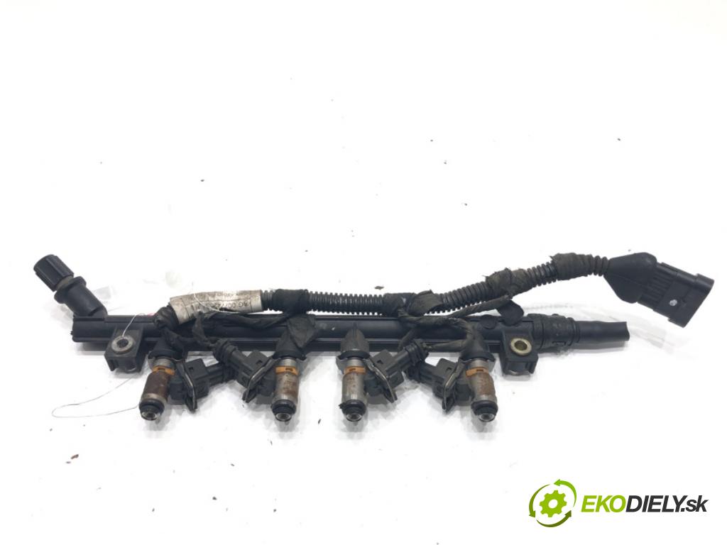 FIAT GRANDE PUNTO (199_) 2005 - 2022    1.2 48 kW [65 KM] benzyna 2005 - 2022  Lišta vstrekovacia 0077425B (Vstrekovacia lišta)