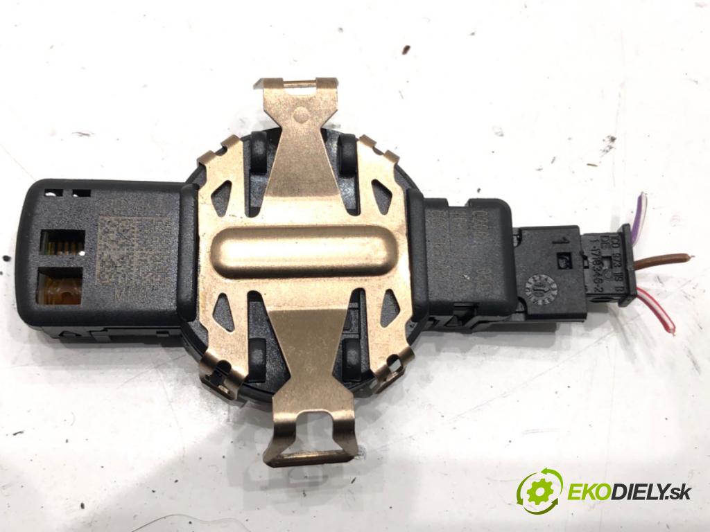 SKODA KODIAQ (NS7, NV7, NS6) 2016 - 2022    2.0 TSI 4x4 140 kW [190 KM] benzyna 2019 - 2022  Snímač dažďa 5Q0955547C (Snímač dažďa)