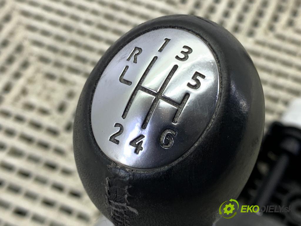 RENAULT MEGANE III Grandtour (KZ0/1) 2008 - 2022    1.4 TCe (KZ0F, KZ1V) 96 kW [130 KM] benzyna 2009 - 2022  kulisa 8201062921 (Rýchlostné páky / kulisy)