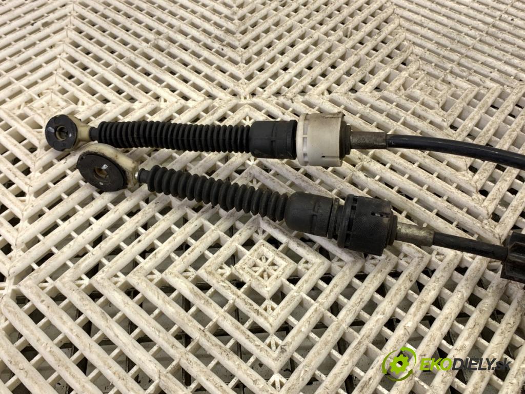 RENAULT MEGANE III Grandtour (KZ0/1) 2008 - 2022    1.4 TCe (KZ0F, KZ1V) 96 kW [130 KM] benzyna 2009 - 2022  kulisa 8201062921 (Rýchlostné páky / kulisy)