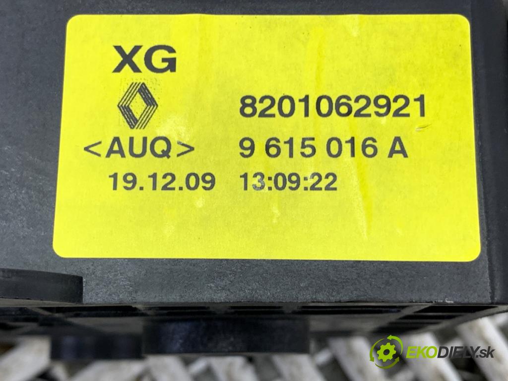 RENAULT MEGANE III Grandtour (KZ0/1) 2008 - 2022    1.4 TCe (KZ0F, KZ1V) 96 kW [130 KM] benzyna 2009 - 2022  kulisa 8201062921 (Rýchlostné páky / kulisy)