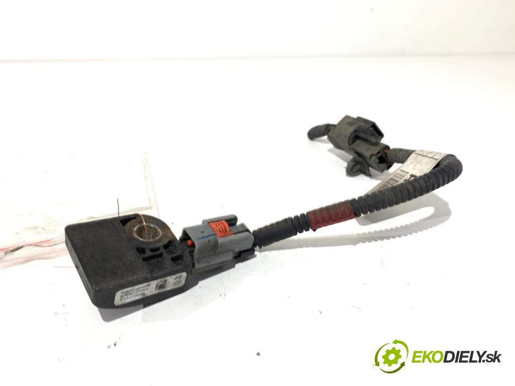 HYUNDAI ix35 (LM, EL, ELH) 2009 - 2022    1.7 CRDi 85 kW [116 KM] olej napędowy 2010 - 2022  Snímač nárazu 95920-2S000 (Snímač nárazu)