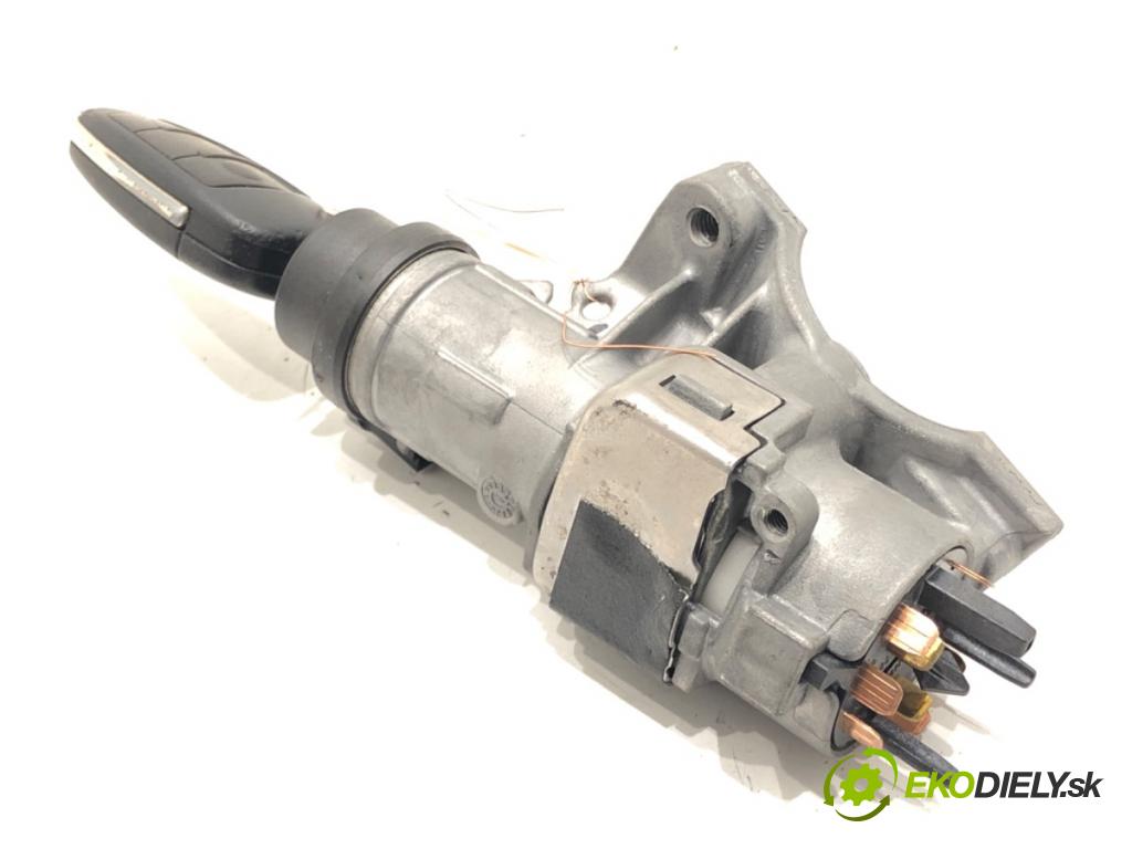 AUDI A4 B7 (8EC) 2004 - 2008    1.9 TDI 85 kW [116 KM] olej napędowy 2004 - 2008  spinačka 4B0905851N (Spínacia skrinka)