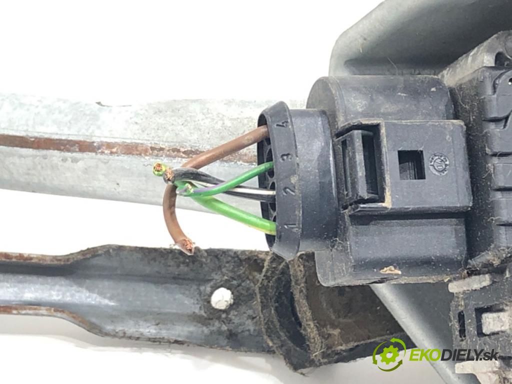 AUDI A4 B7 (8EC) 2004 - 2008    1.9 TDI 85 kW [116 KM] olej napędowy 2004 - 2008  Mechanizmus stieračov predný 8E1955023D (Motorček stieračov predné)