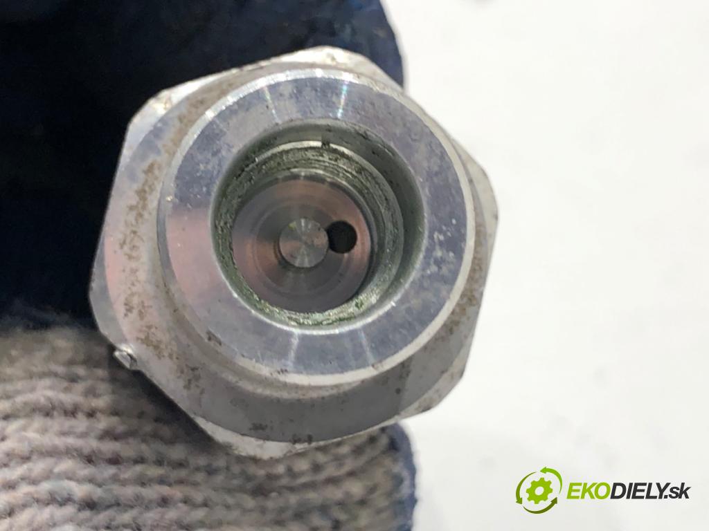 AUDI A4 B7 (8EC) 2004 - 2008    1.9 TDI 85 kW [116 KM] olej napędowy 2004 - 2008  snímač klimatizace  (Snímače)