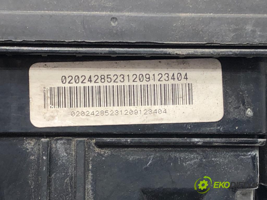 RENAULT MEGANE III Grandtour (KZ0/1) 2008 - 2022    1.4 TCe (KZ0F, KZ1V) 96 kW [130 KM] benzyna 2009 - 2022  skříňka poistková 243880001R (Pojistkové skříňky)