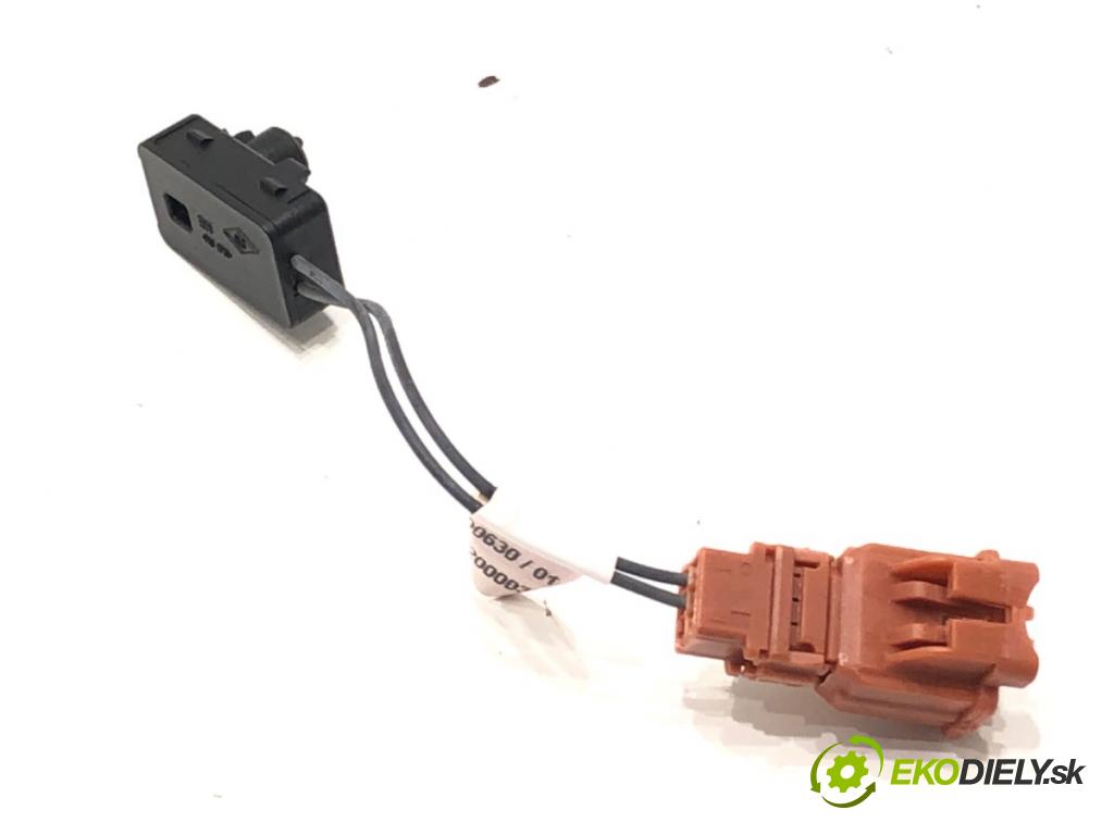 RENAULT MEGANE III Grandtour (KZ0/1) 2008 - 2022    1.4 TCe (KZ0F, KZ1V) 96 kW [130 KM] benzyna 2009 - 2022  Snímač teploty 277200003R (Snímač vonkajšej teploty)