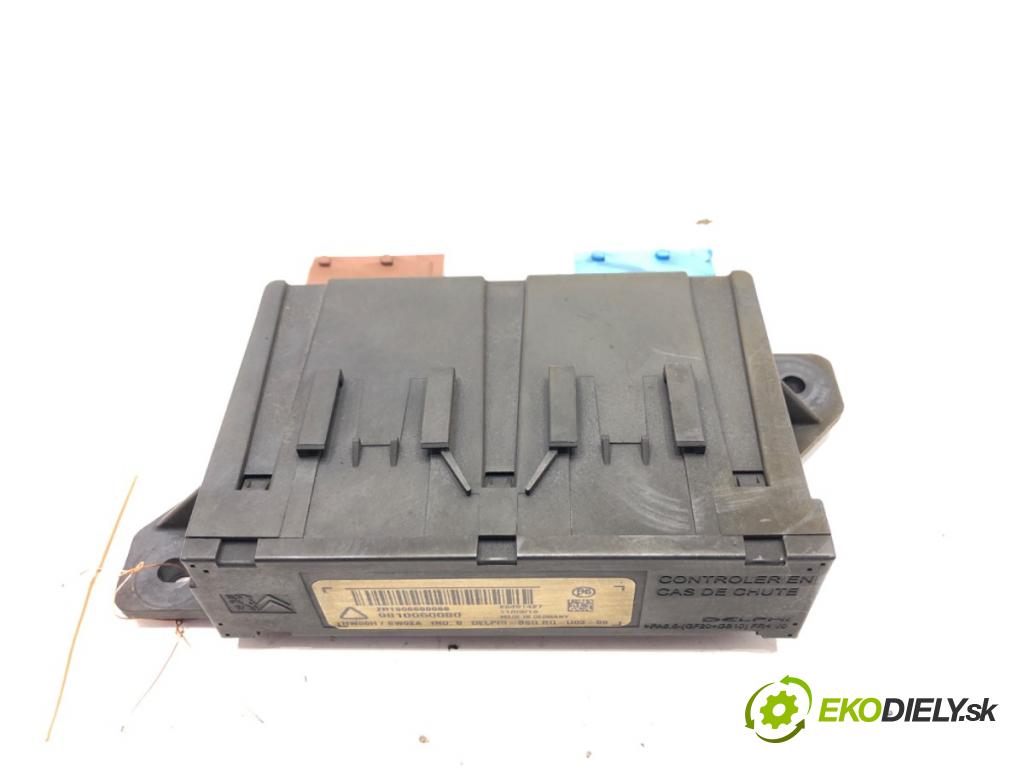 OPEL CROSSLAND X / CROSSLAND (P17, P2QO) 2017 - 2022    1.2 (75) 81 kW [110 KM] benzyna 2017 - 2022  Modul ťažného oka 9810050080 (Riadiaca jednotka ostatné)