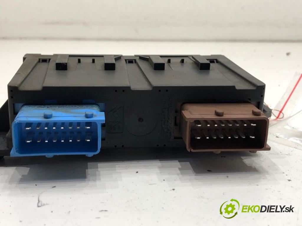 OPEL CROSSLAND X / CROSSLAND (P17, P2QO) 2017 - 2022    1.2 (75) 81 kW [110 KM] benzyna 2017 - 2022  Modul ťažného oka 9810050080 (Riadiaca jednotka ostatné)