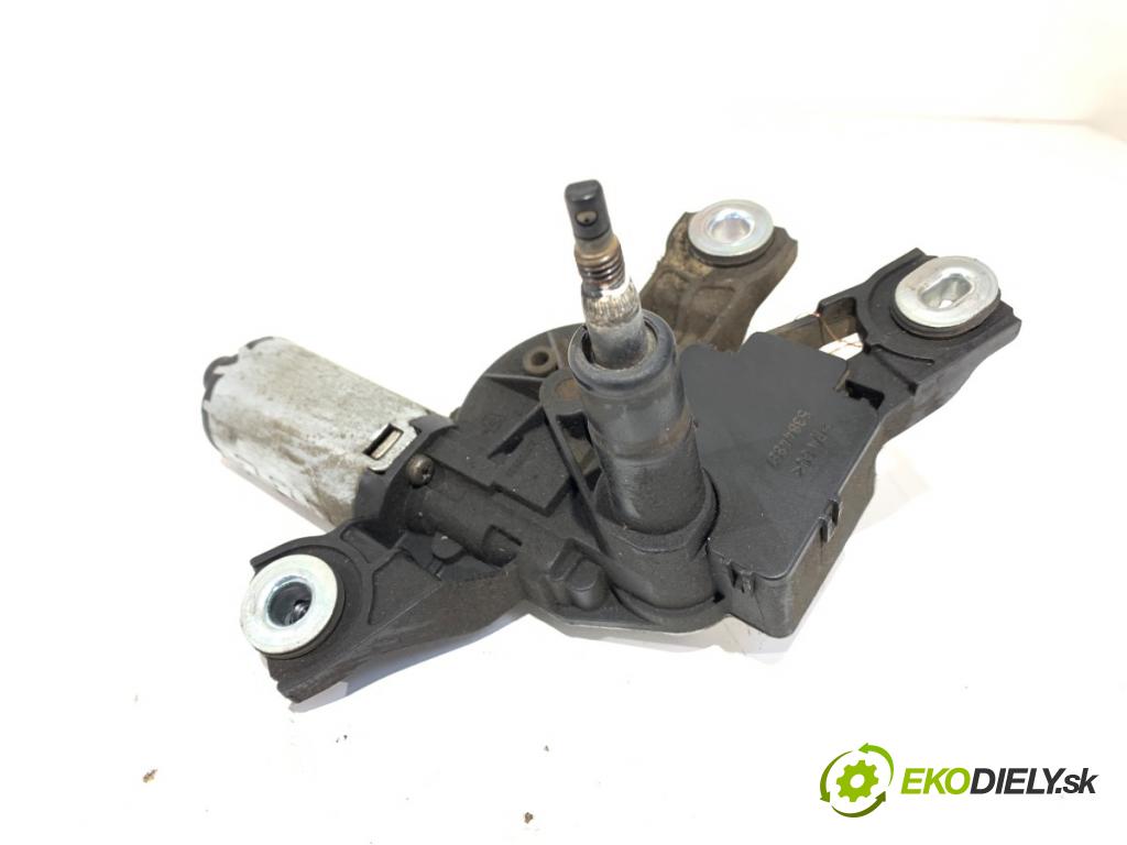 VW PASSAT B6 Variant (3C5) 2005 - 2011    2.0 TDI 103 kW [140 KM] olej napędowy 2005 - 2009  motor stěračů zadní část 3C9955711A