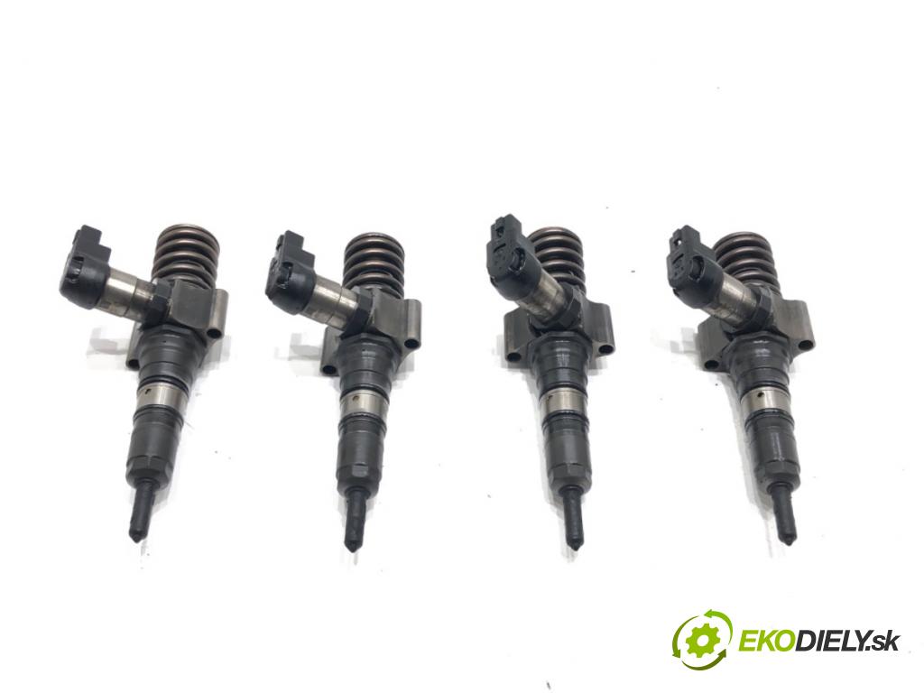 VW PASSAT B6 Variant (3C5) 2005 - 2011    2.0 TDI 103 kW [140 KM] olej napędowy 2005 - 2009  Vstrekovač 03G130073S