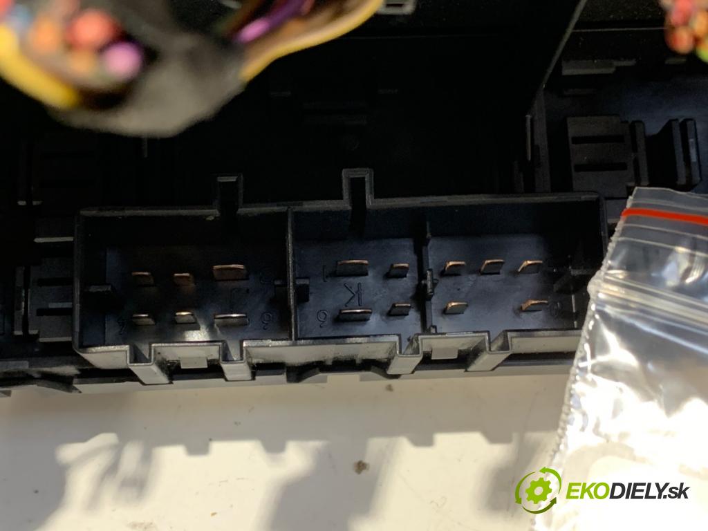 VW PASSAT B6 Variant (3C5) 2005 - 2011    2.0 TDI 103 kW [140 KM] olej napędowy 2005 - 2009  Modul BORDNETZ 3C0937049AJ (Ostatné)