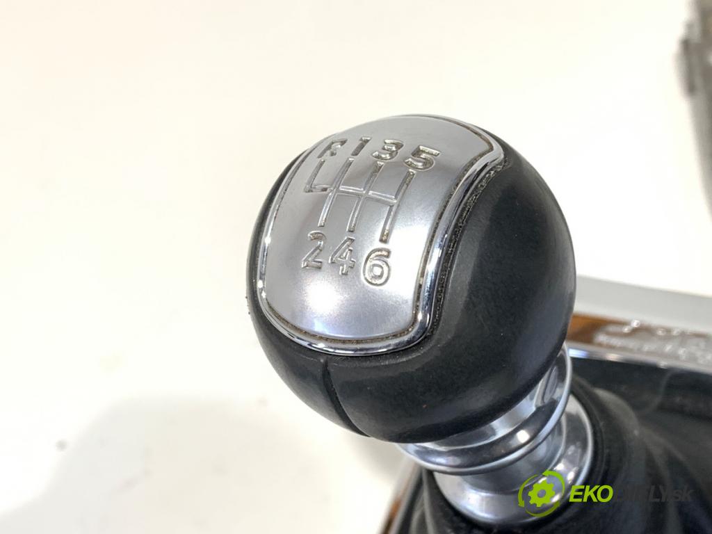 FORD USA MUSTANG coupe 2014 - 2022    2.3 EcoBoost 233 kW [317 KM] benzyna 2015 - 2022  Kulisa G646A (Rýchlostná páka (kulisa))