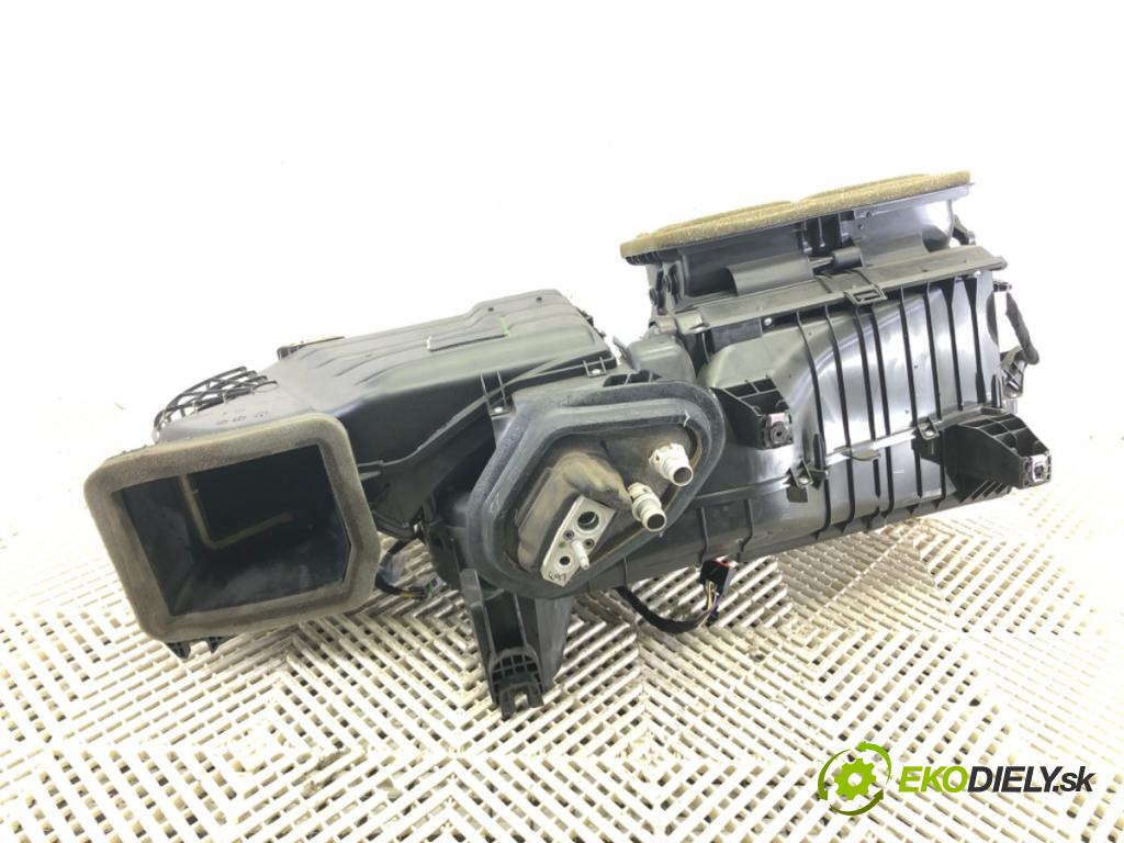 FORD USA MUSTANG coupe 2014 - 2022    2.3 EcoBoost 233 kW [317 KM] benzyna 2015 - 2022  topné těleso radiátor topení FR3B-19B555-BG (Radiátory topení)