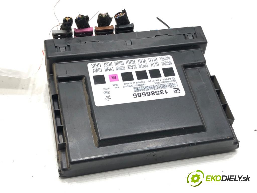 OPEL INSIGNIA A (G09) 2008 - 2017    2.0 CDTI (68) 96 kW [131 KM] olej napędowy 2008 - 2017  Modul komfortu 13586585 (Modul komfortu)