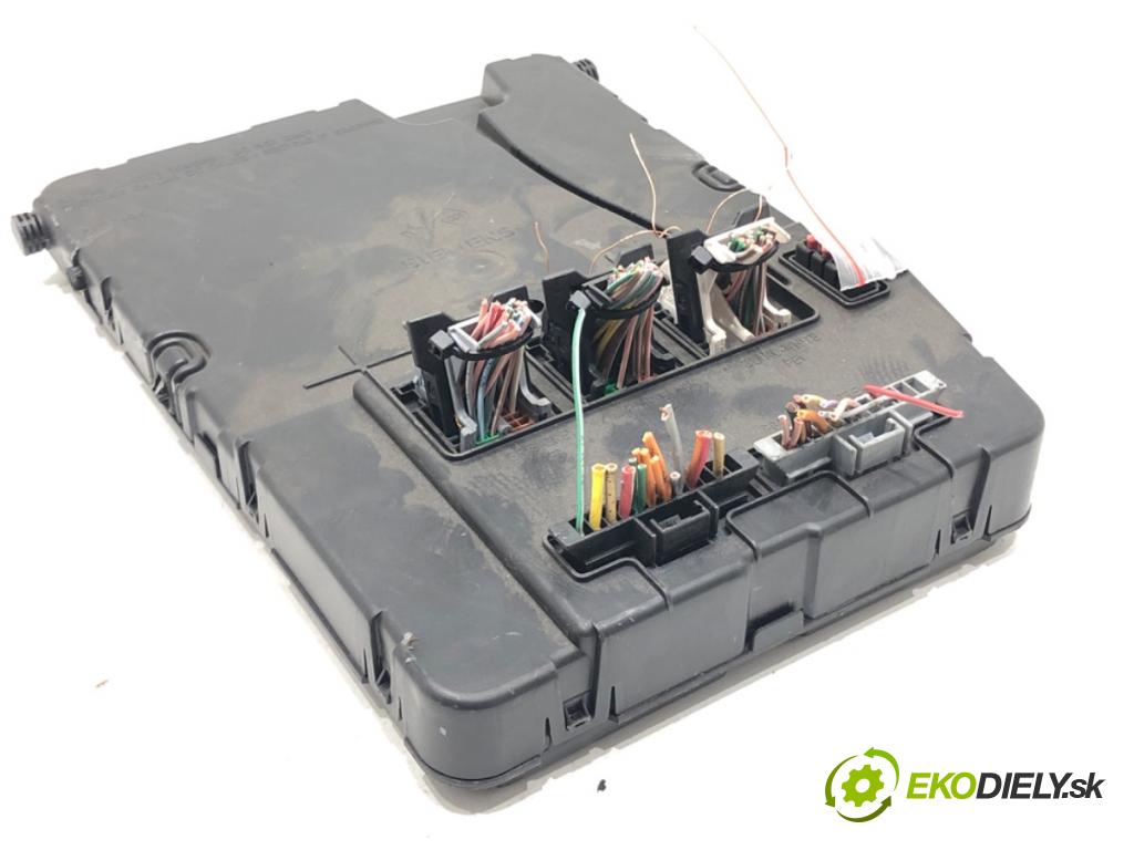 RENAULT MEGANE II (BM0/1_, CM0/1_) 2001 - 2012    1.6 16V (BM0C, CM0C) 83 kW [113 KM] benzyna 2002 - 2008  modul BSI 8200261824 (Pojistkové skříňky)