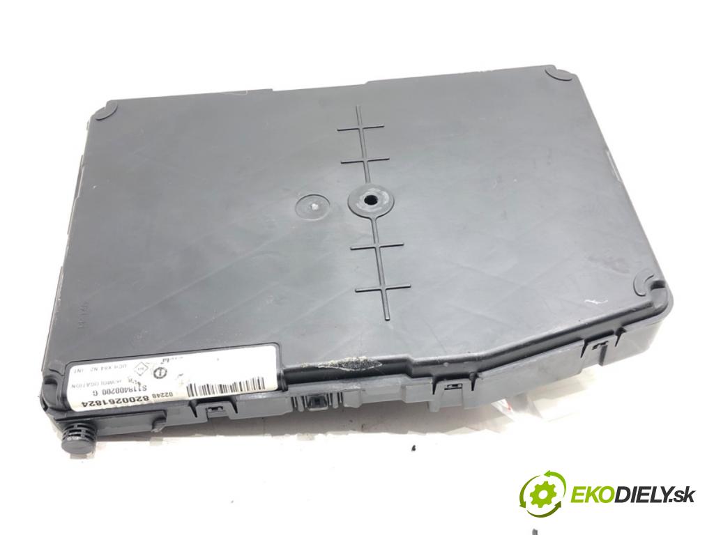 RENAULT MEGANE II (BM0/1_, CM0/1_) 2001 - 2012    1.6 16V (BM0C, CM0C) 83 kW [113 KM] benzyna 2002 - 2008  modul BSI 8200261824 (Pojistkové skříňky)